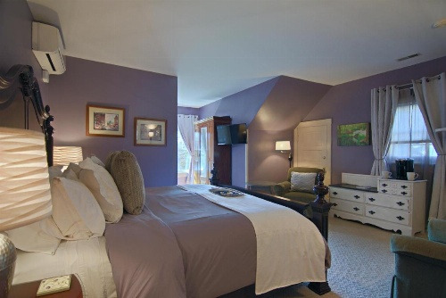 North Lodge on Oakland Bed and Breakfast image 10