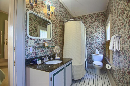 North Lodge on Oakland Bed and Breakfast image 26